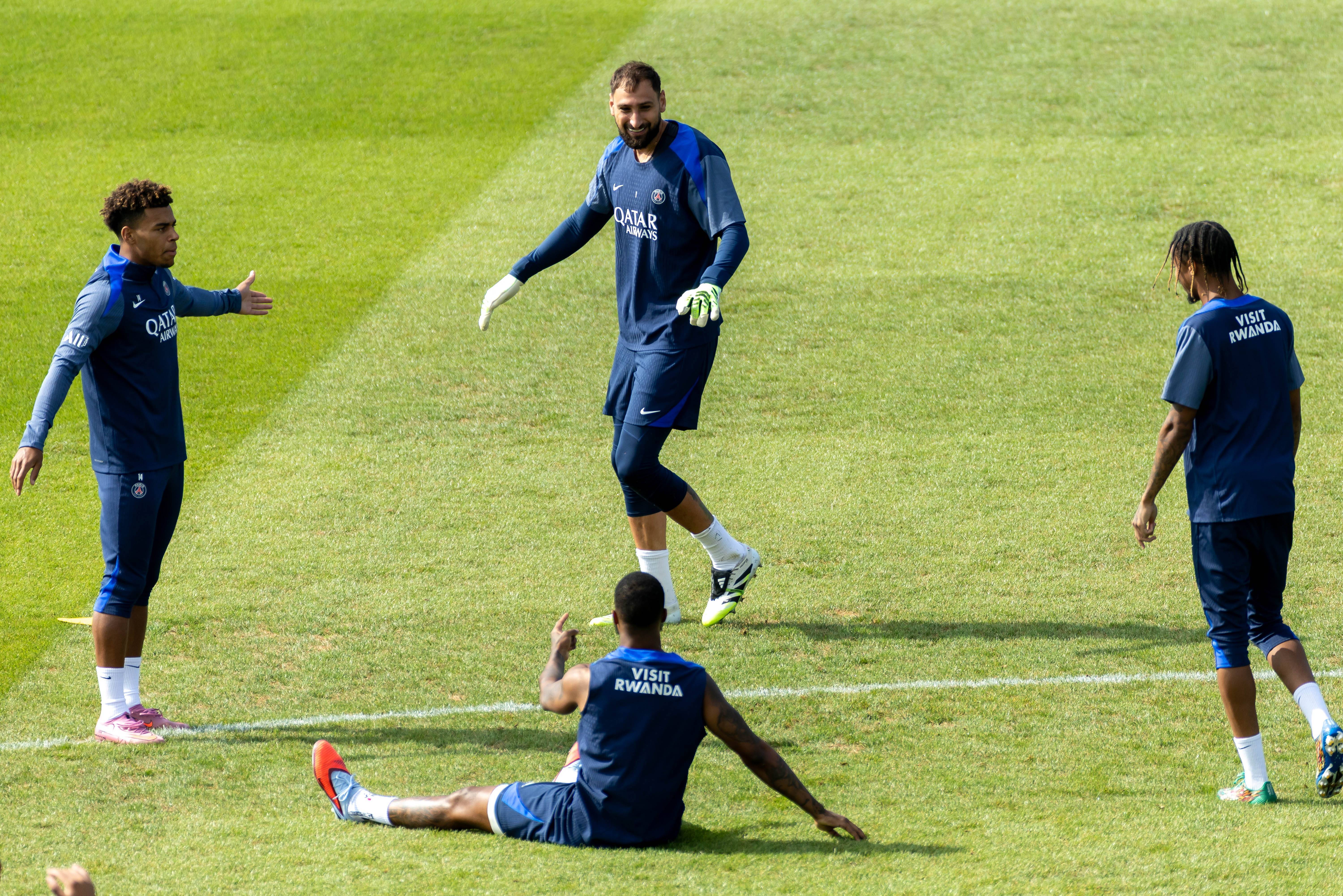 包含关键时刻巴黎圣日耳曼备战CBA常规赛,主帅复盘细节曝光,目标明确,身体对抗强度拉满的词条 包含关键时刻巴黎圣日耳曼备战CBA常规赛,主帅复盘细节曝光,目标明确,身体对抗强度拉满的词条