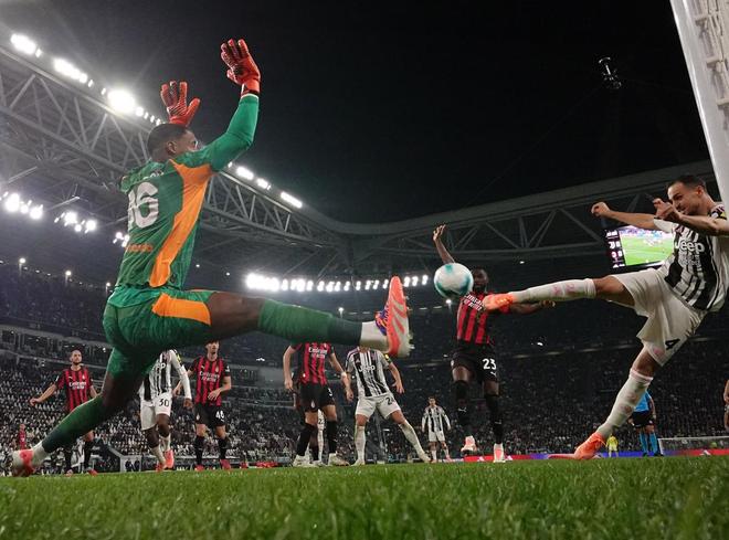  AC米兰迎欧篮联关键赛，赛后战术微调，管理层满意，球探报告显示潜力