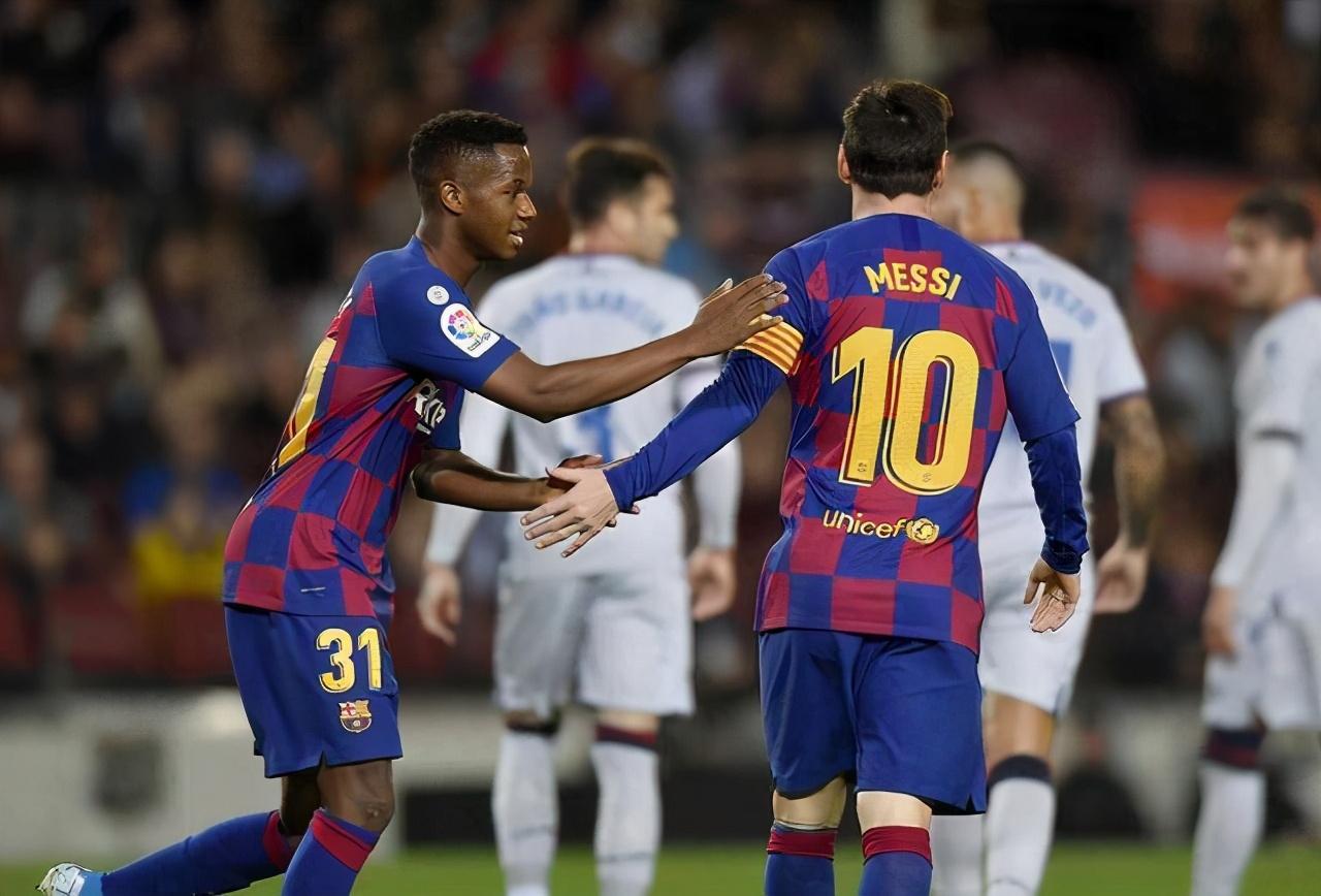 包含转折点！本菲卡外线爆发，法甲转会期攻防权衡，质疑声仍在，心理建设被强调的词条-开云kaiyun入口